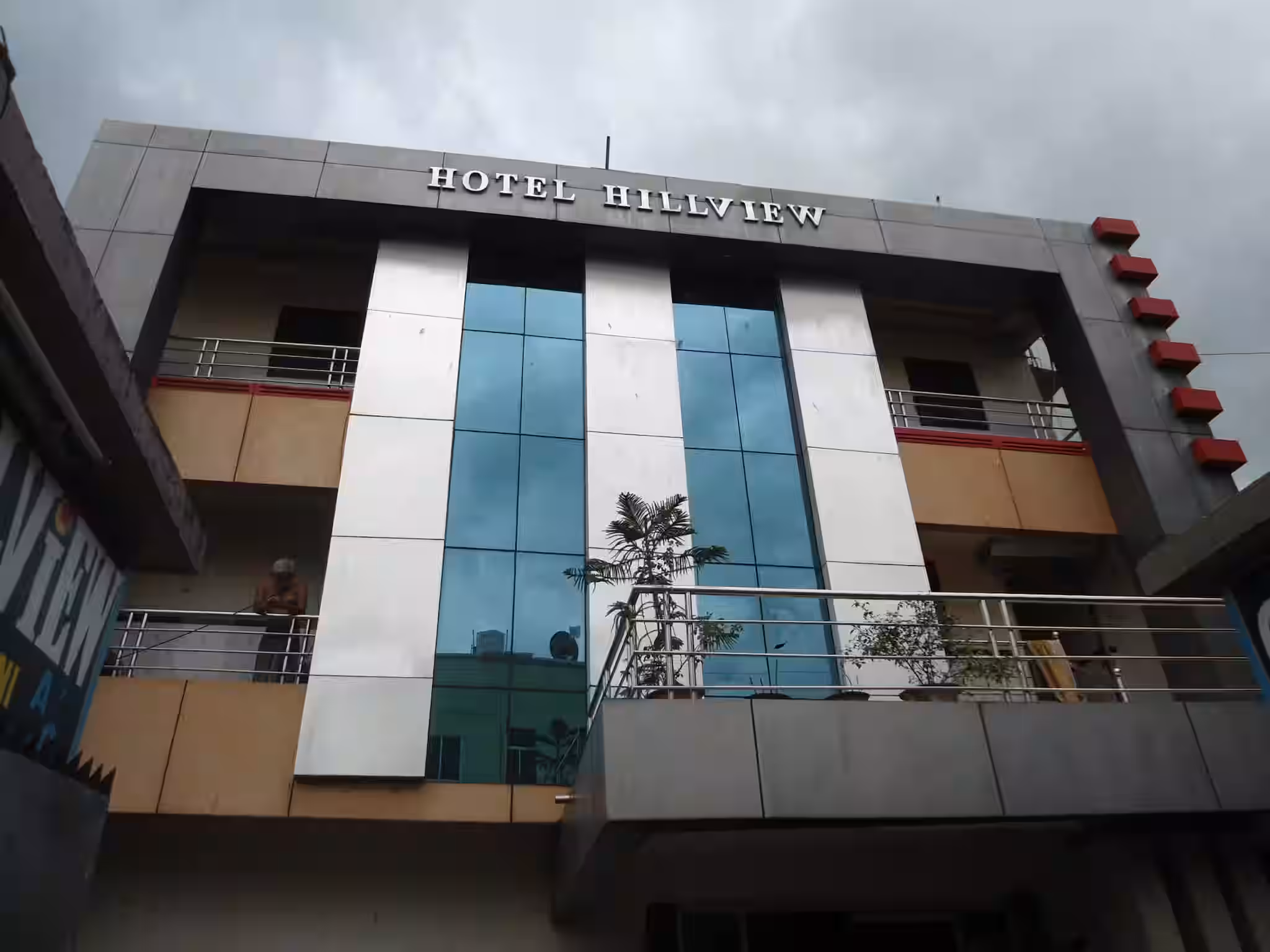 Hotel Hillview Premium, Phulbani