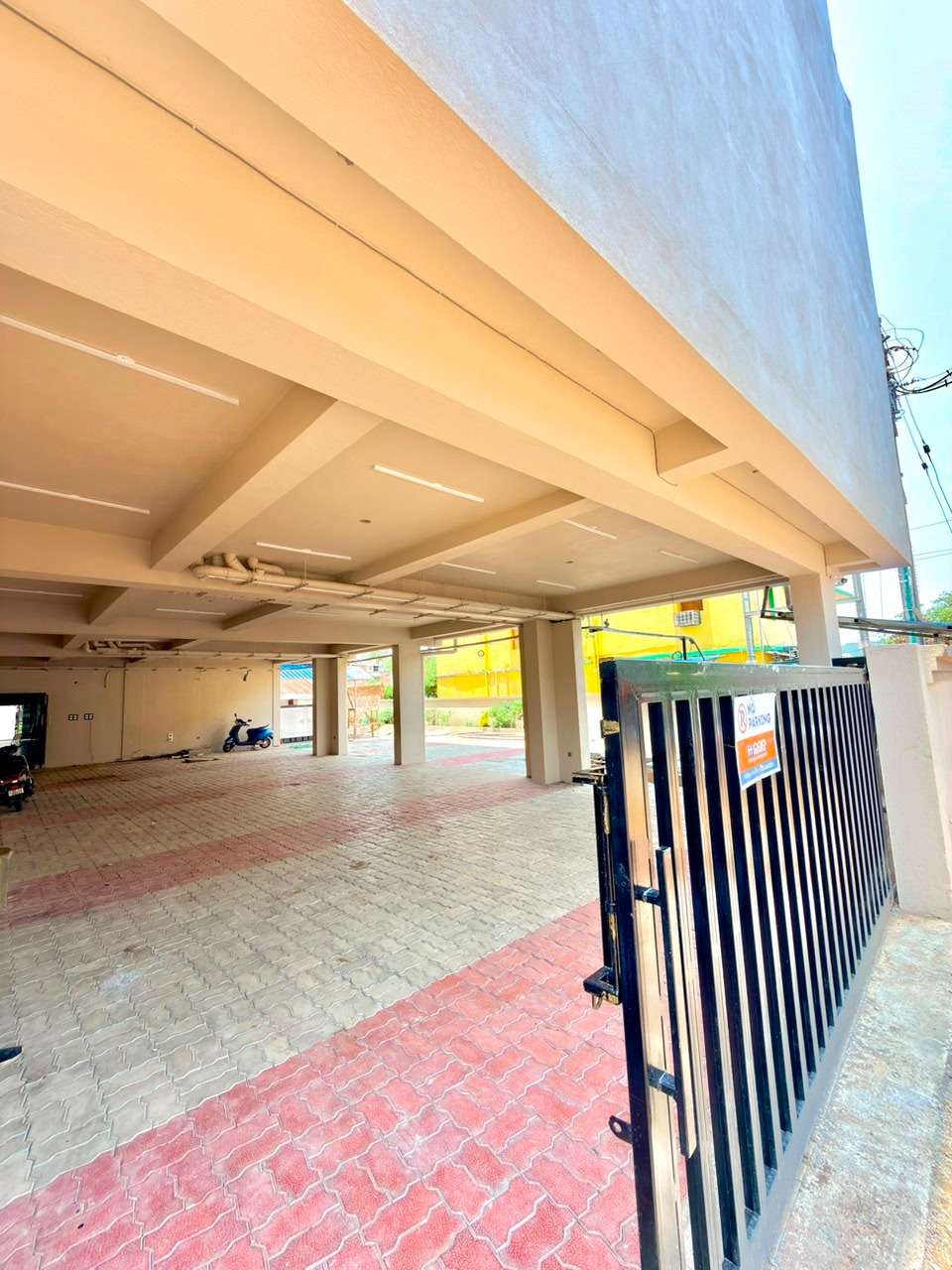 Hotel Hillview Premium parking area 3